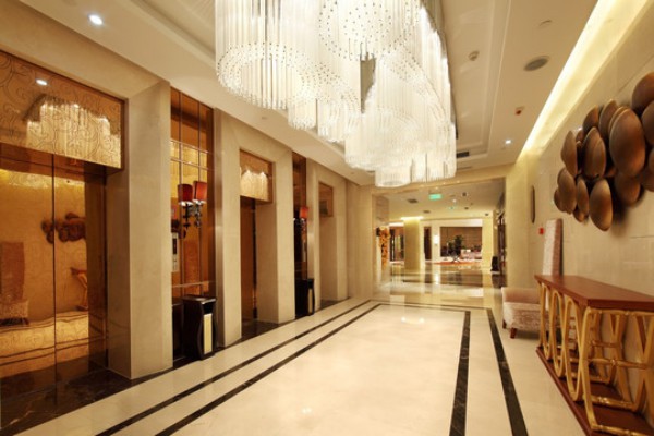 武汉湖边喝茶网红小姐姐打卡指南